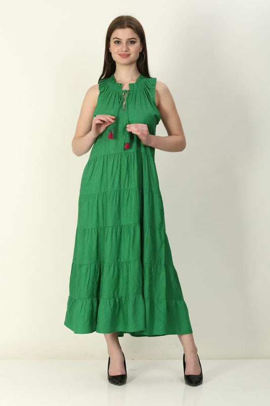 Emerald Green Tiered Maxi Dress – Sleeveless Ruffled Collar Tassel Sundress